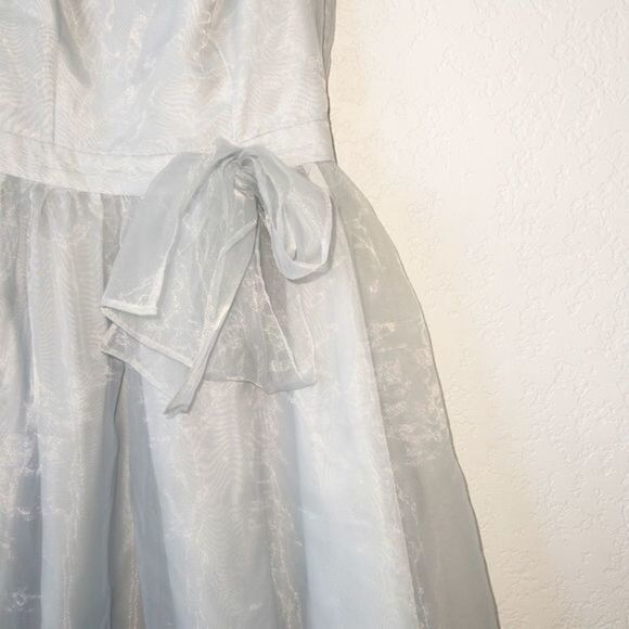 NWT LC Lauren Conrad Make Believe Migrate Gray Organza Dress Size 2 - Picture 3 of 9